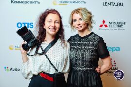 Справа - Анна Соколова, "Инград"