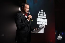 Ведущий церемонии Андрей Носков