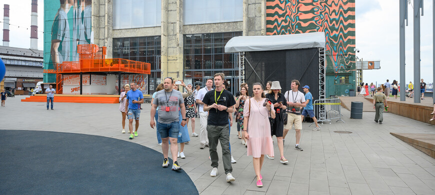 24 июня прошел тур по знаковым общественным пространствам Санкт-Петербурга
