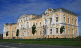 Дом на Мебельной улице